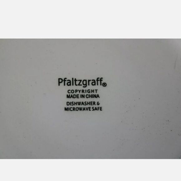 PFALTZGRAFF IVORY SCALLOPED SERVING BOWL 10.75" AC - Picture 2 of 6